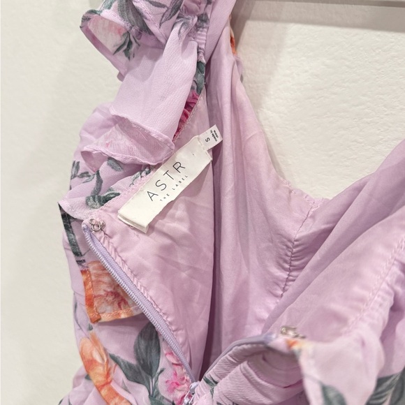 ASTR THE LABEL Lavender Floral High Low Dress - Picture 2 of 5